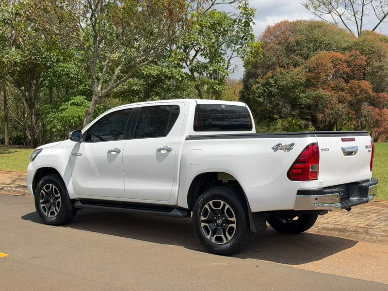 Toyota Hilux CRV — foto 3