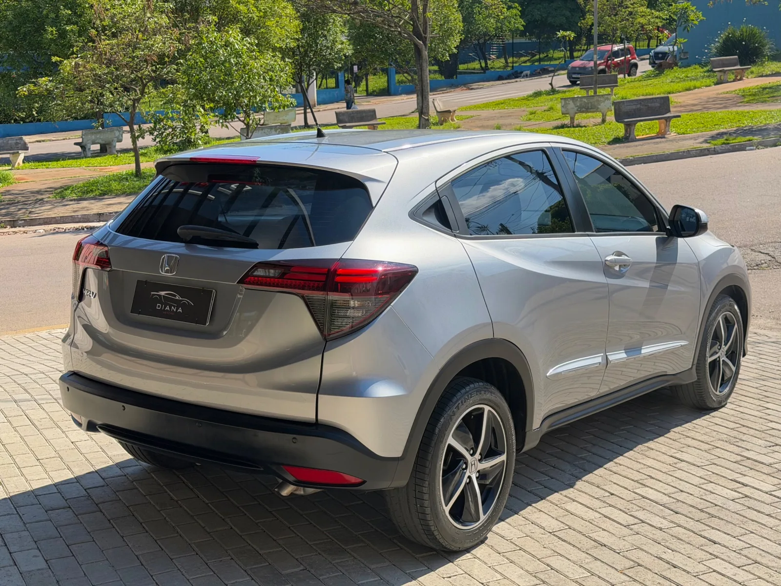 Honda HR-V LX — foto 5 de 9